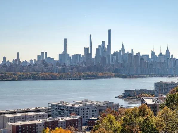 9060 Palisade Avenue image 13 of 17