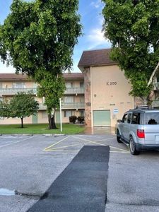 200 Village Green Circle #108, Palm Springs, FL, 33461