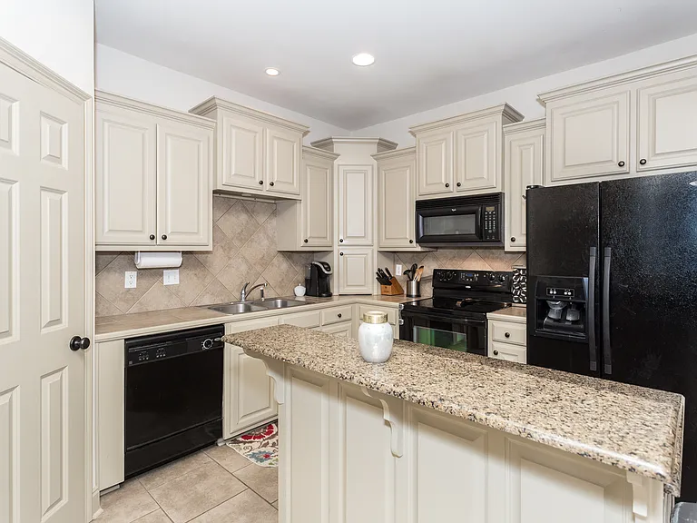 735 Fall Creek Dr — Photo 8