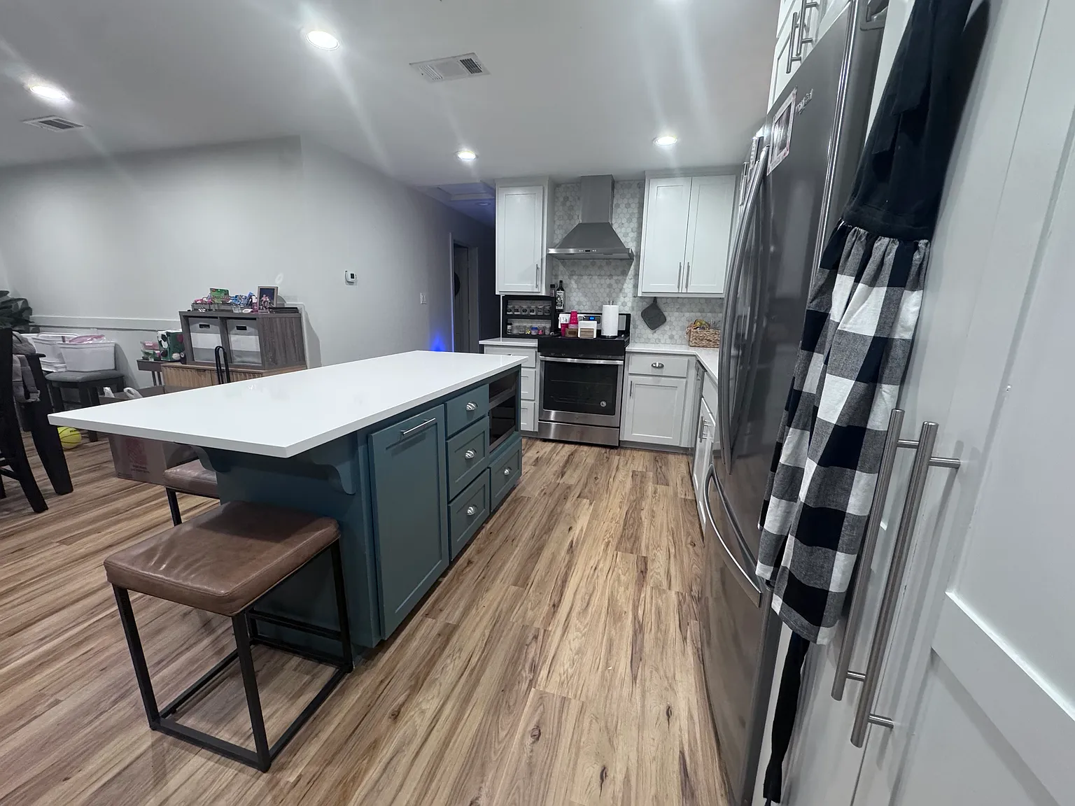 3 bed, 2108 sqft, $1,750 — Photo 2