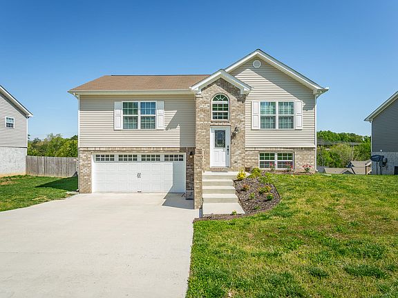 2nd image of 2064 Short Leaf Ln