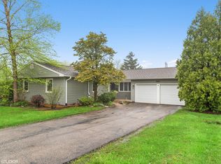1711 Cambourne Ln, Schaumburg, IL 60194