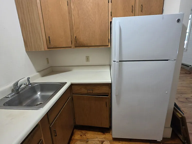 14 Main St #10 — Photo 8