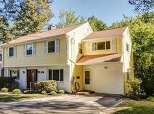 207 Wolcott Rd #1, Chestnut Hill, MA 02467