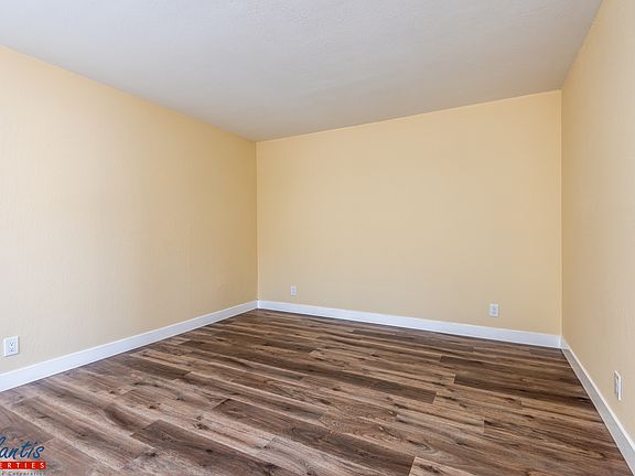 3rd image of 913 El Lisa Dr APT A