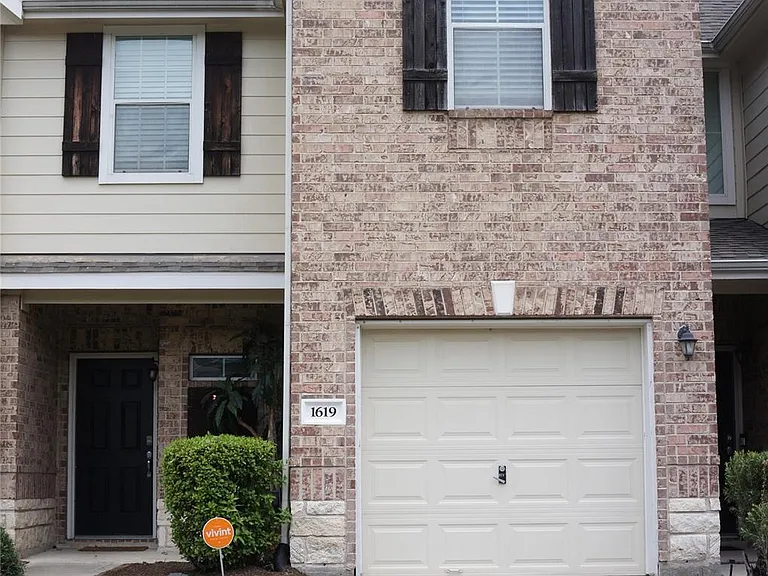 1619 Grable Cove Ln — Photo 8