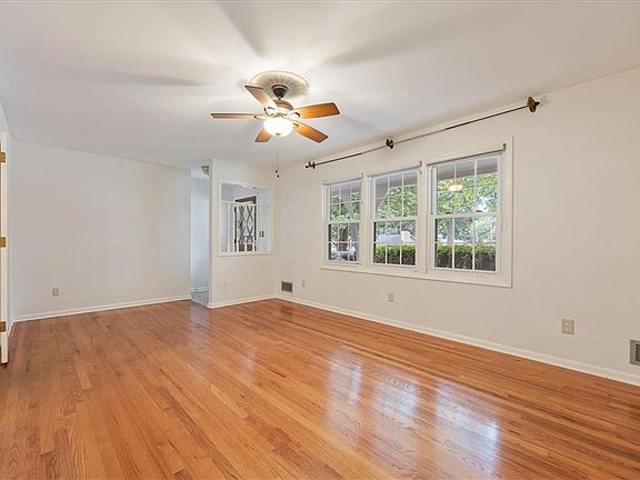 2nd image of 5317 Lucille Ln