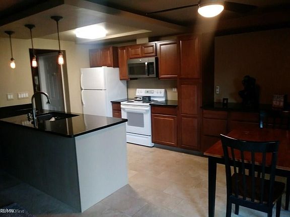4th image of 21 Dickinson St