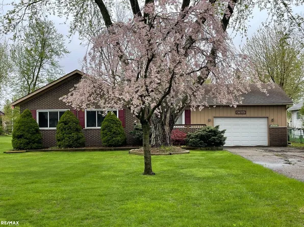 47804 Forbes Dr, Chesterfield, MI 48047