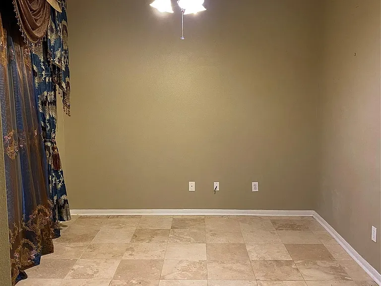 2714 Orchard Creek Ln — Photo 11