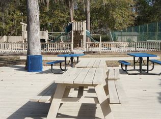 5 Gumtree Rd, Hilton Head Island, SC 29926