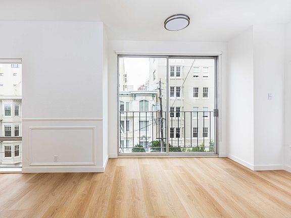 3rd image of 2635 Fillmore St #302