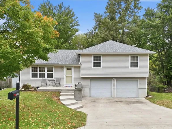 8024 NW Cadwallader Rd, Kansas City, MO 64152