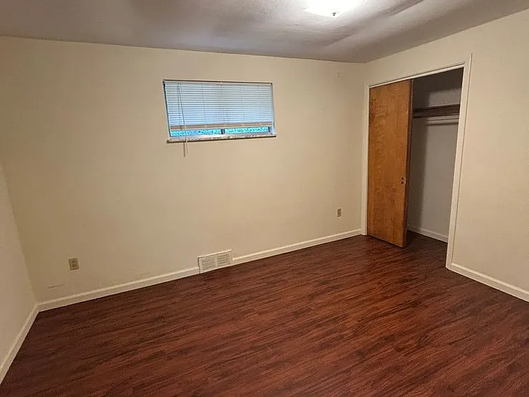 114 McLaughlin Rd — Photo 4