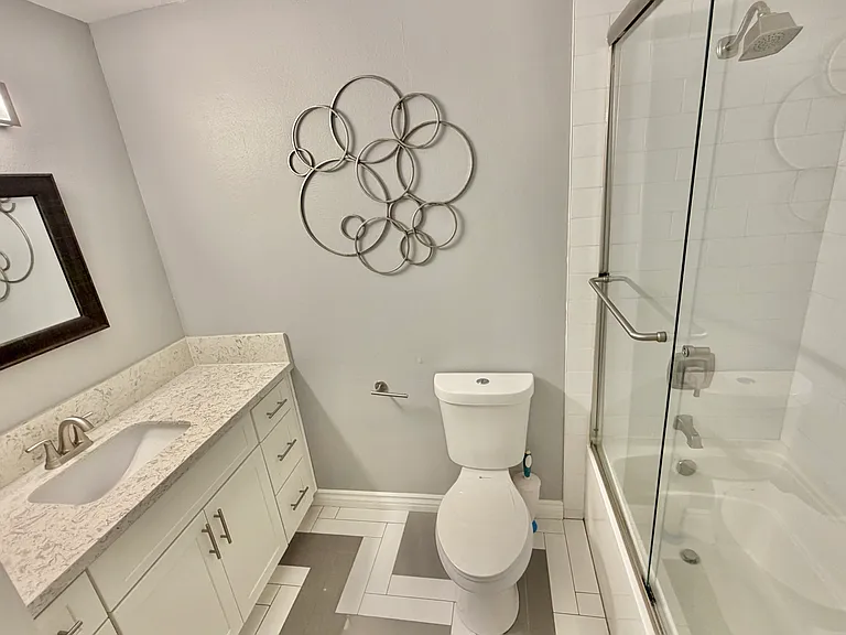 1017 W Casmalia St — Photo 13