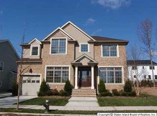 44 Dintree Ln, Staten Island, NY 10307
