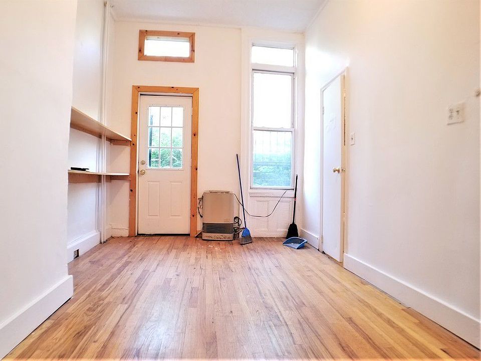 2nd image of 264 Jefferson St APT 2L