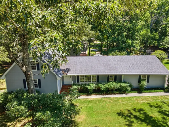 1500 Misty Valley Dr, Chatsworth, GA 30705