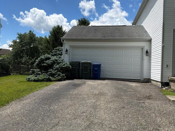 9079 Longstone Dr, Lewis Center, OH 43035