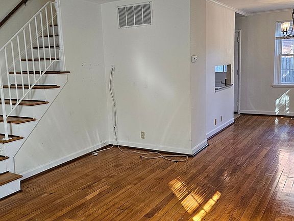 5th image of 3455 S Stafford St