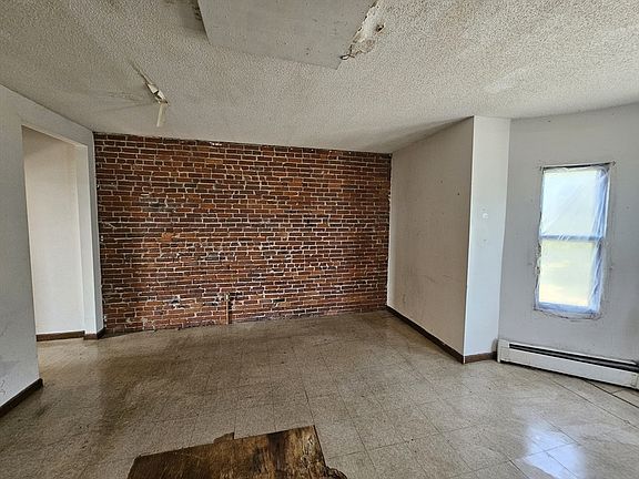 5th image of 344 Maple St Unit 344