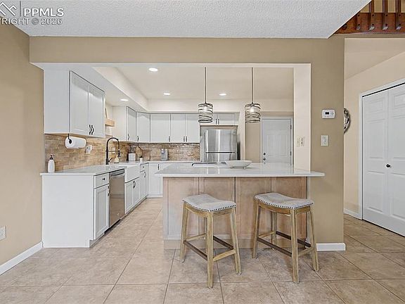 3rd image of 6179 Little Pine Cir