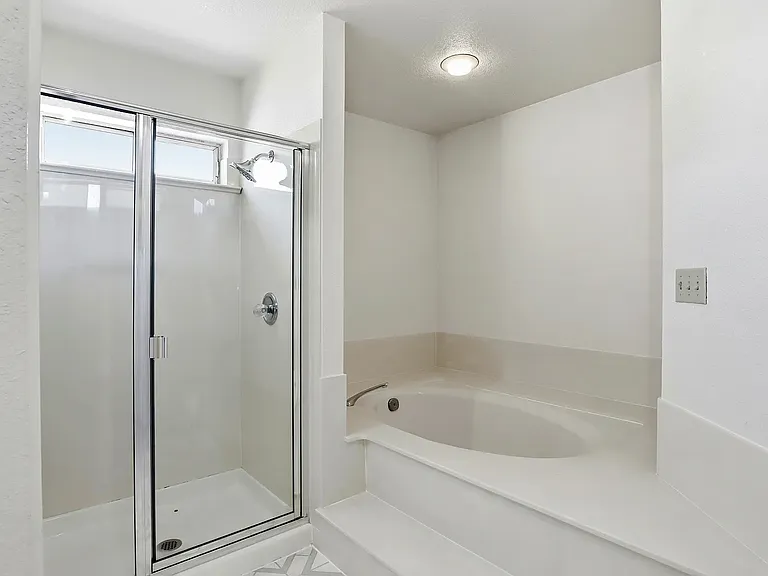 559 Cherry Way — Photo 2