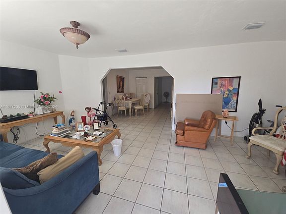 5th image of 3420 E Palm Ct