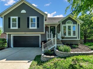 18304 W 161st Ter, Olathe, KS 66062