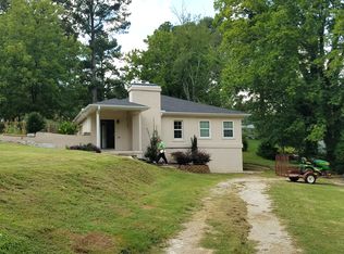 100 River Bluff Dr, Sheffield, AL 35660