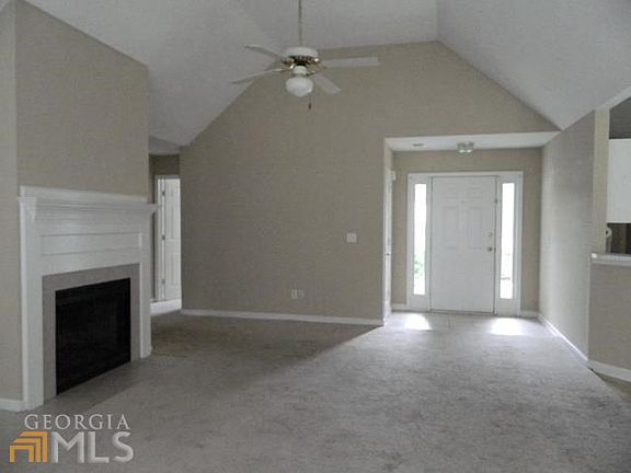 3rd image of 15 Flora Ct