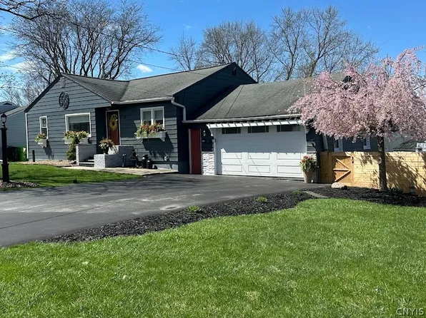 100 Plaxdale Rd, Liverpool, NY 13088