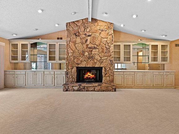 5th image of 3230 Wilmette Ave