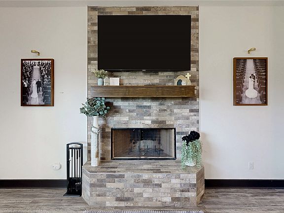 3rd image of 10477 Acacia Rd