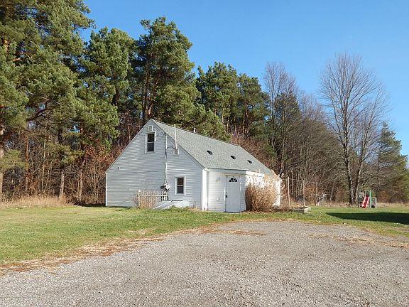 3rd image of 8787 Laingsburg Rd
