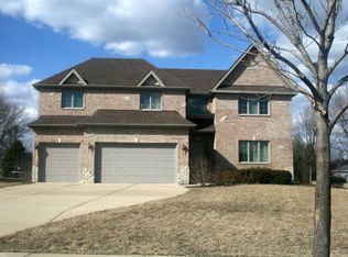977 Heartland Dr, Yorkville, IL 60560