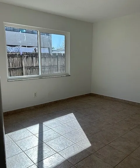 411 S Nimbus Ave #3 — Photo 23