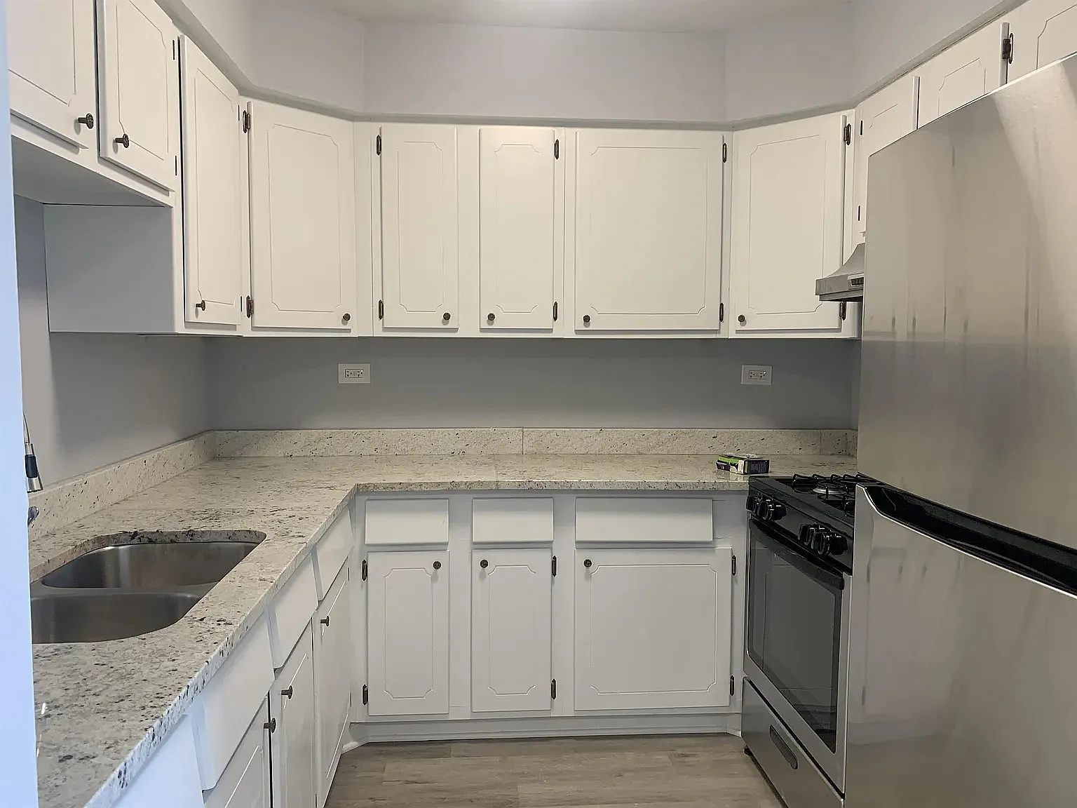 392 Executive Dr — Photo 1