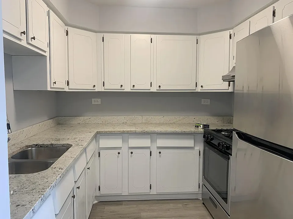 392 Executive Dr #307