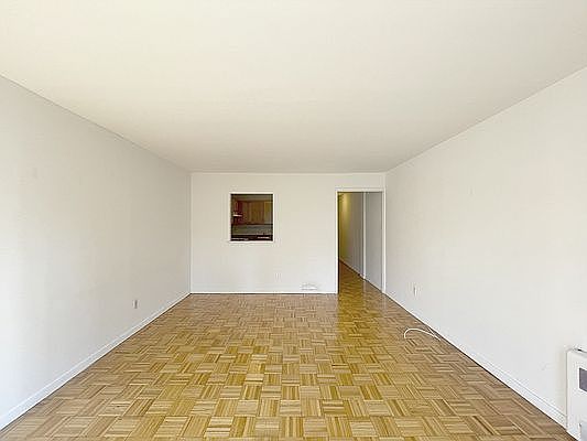 2nd image of 171 E 89th St APT 7A