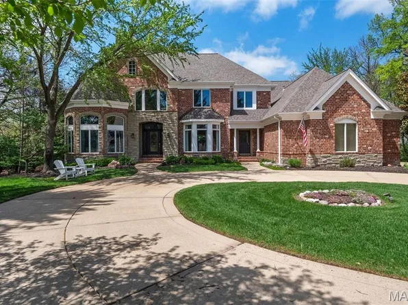 1067 Masonridge Rd, Saint Louis, MO 63141