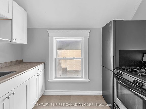 3rd image of 118 Wharncliffe Rd S