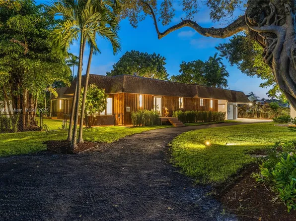 470 NE 113th St, Miami, FL 33161