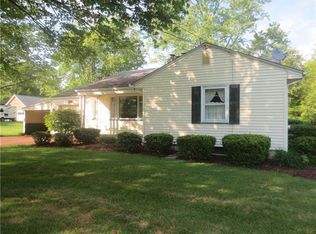 976 N Keel Ridge Rd, Hermitage, PA 16148