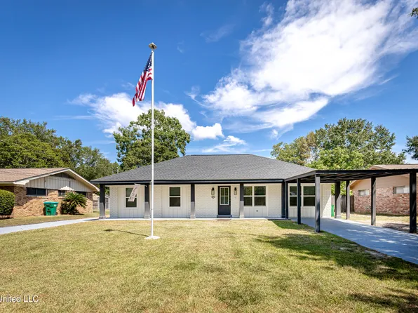 2507 Englewood Rd, Ocean Springs, MS 39564