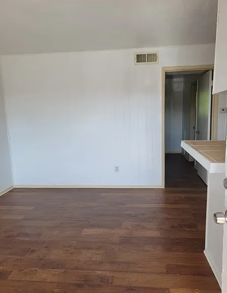 Southmore Place Apartments — Photo 2