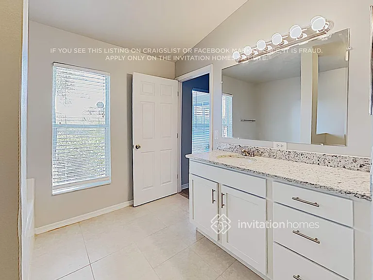 2107 Deercroft Dr — Photo 9