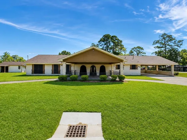 5902 McCullough St, Baytown, TX 77521