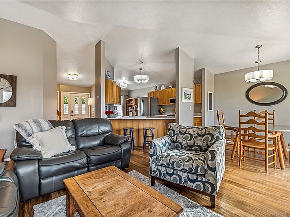 4th image of 20 Ruder View Ct