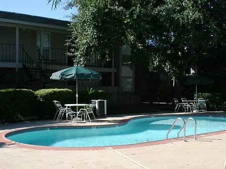 The Crest Apartments — Photo 26